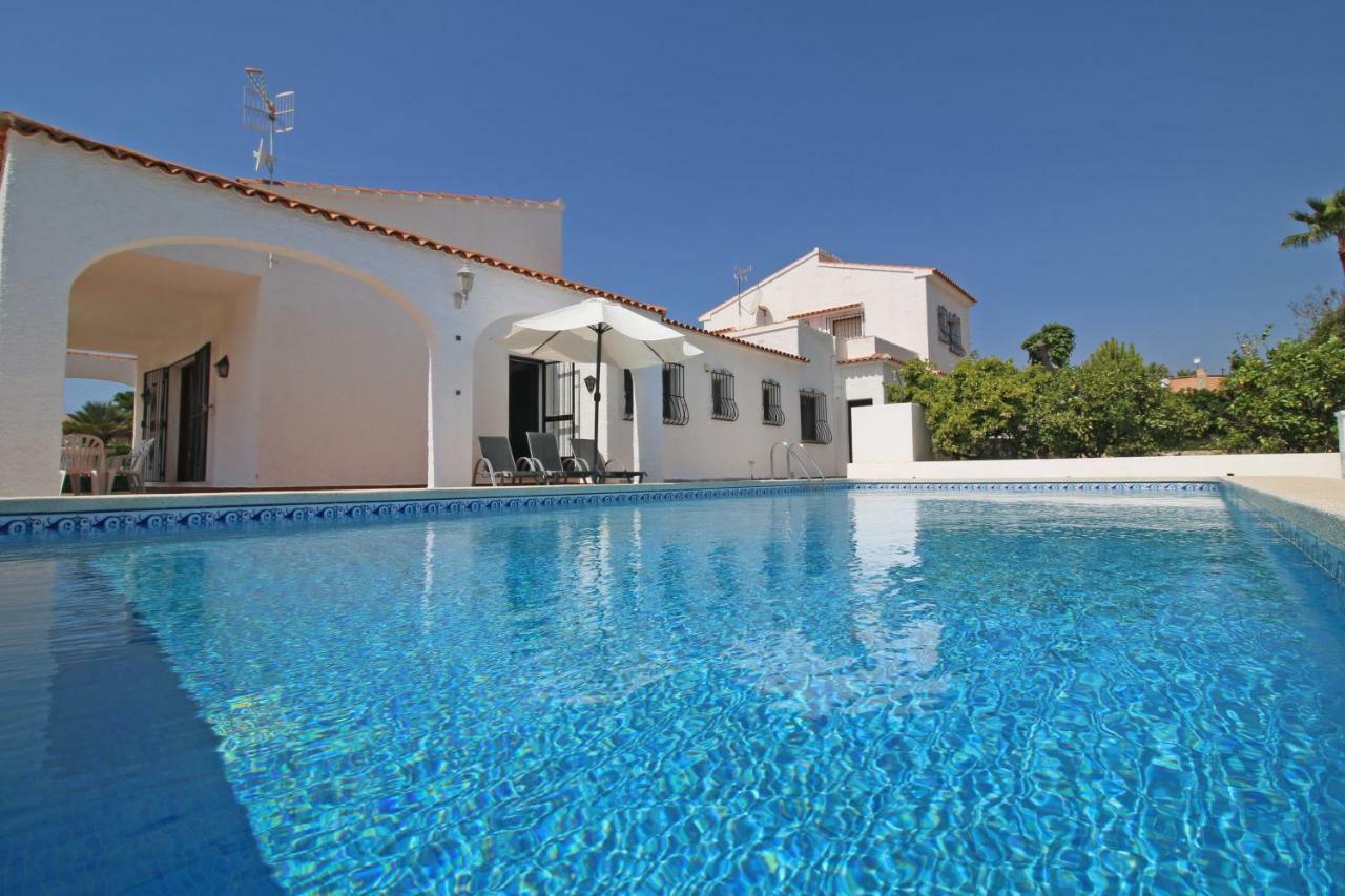 Villas Costa - Ricarlos Holiday home *